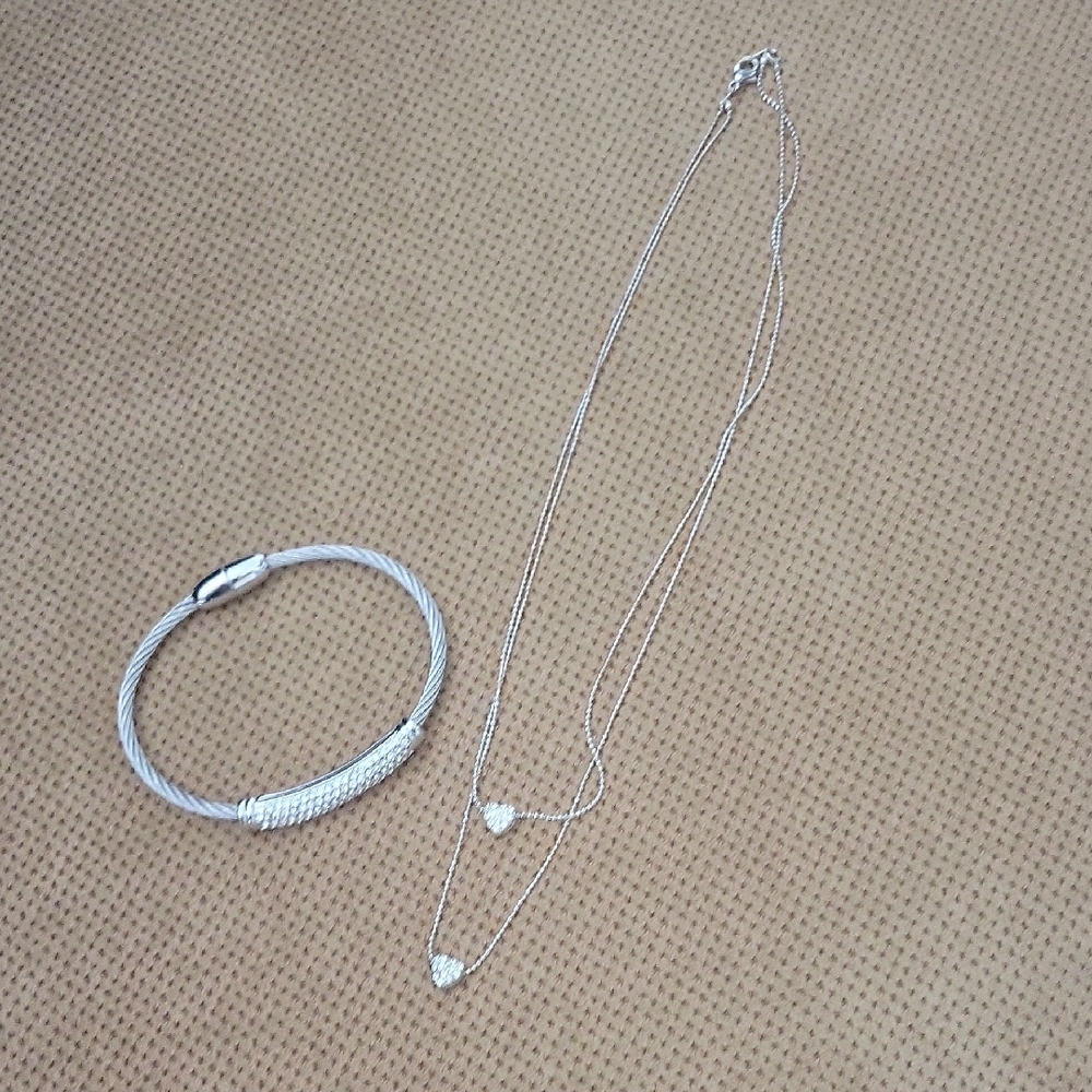 Elegant Silver Necklace and Bracelet Bundle